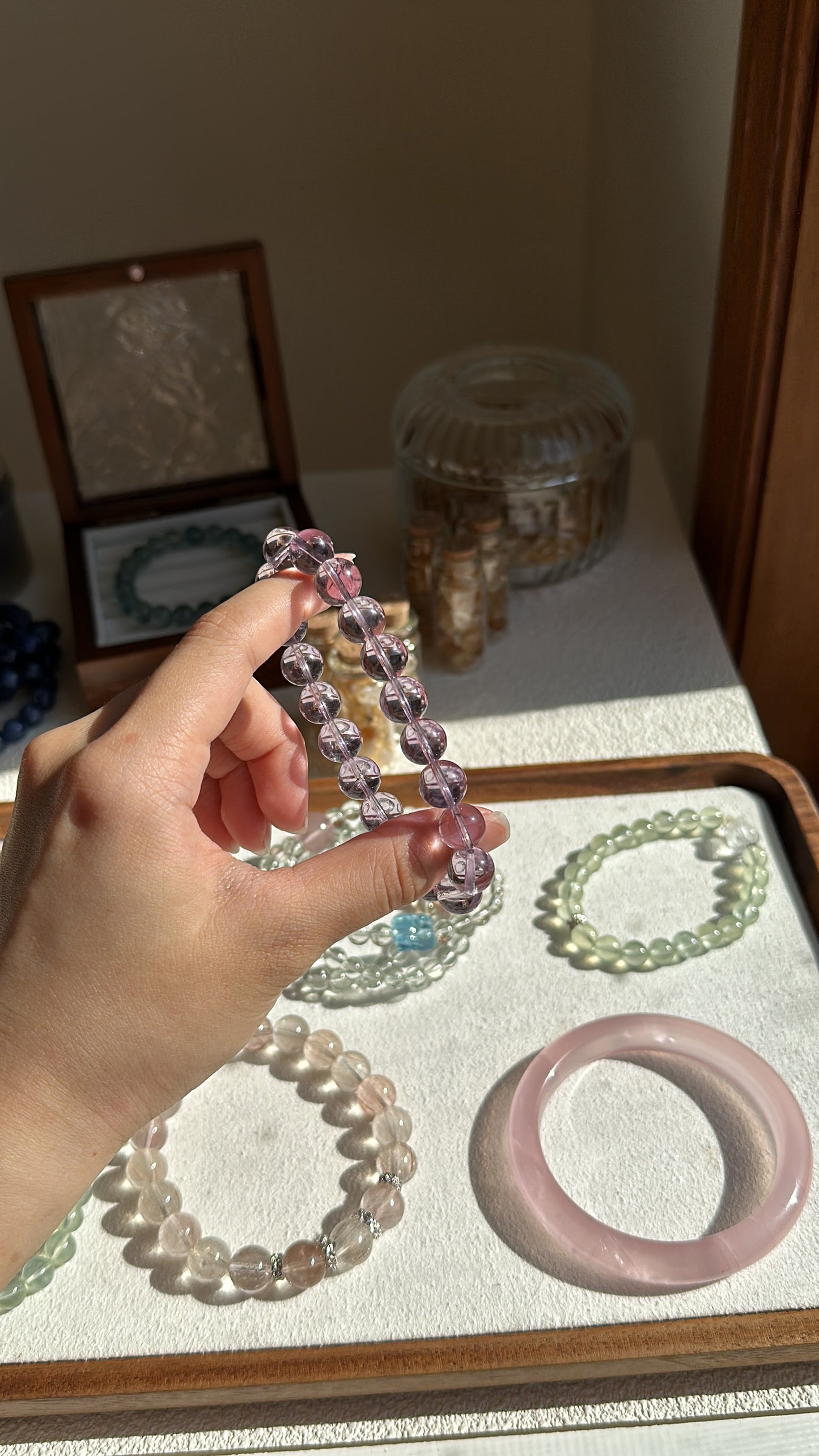 Amethyst crystal bracelet - light violet