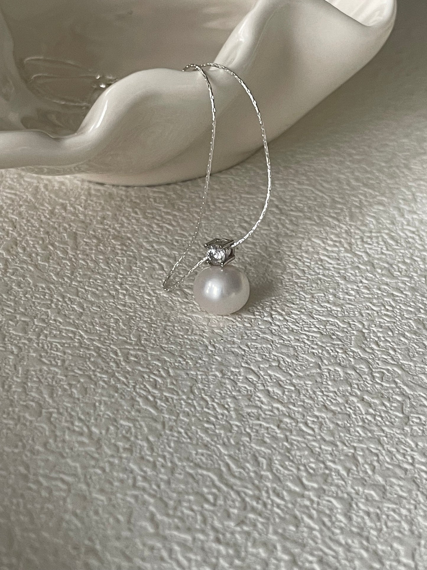 Diana-Inspired Freshwater Pearl Pendant Necklace