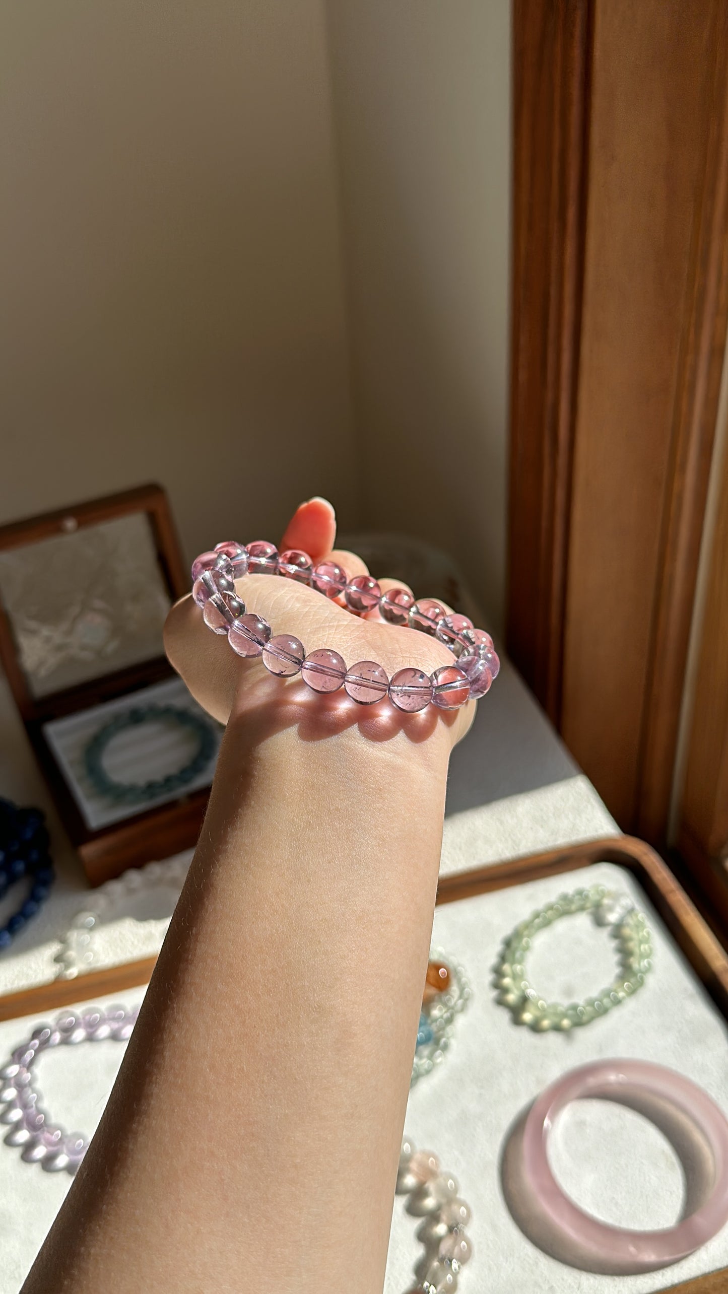 Amethyst crystal bracelet - light violet