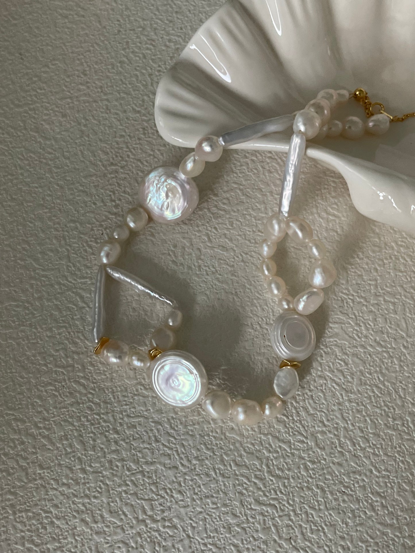 Chic Cream Bubbles Baroque Pearl Choker